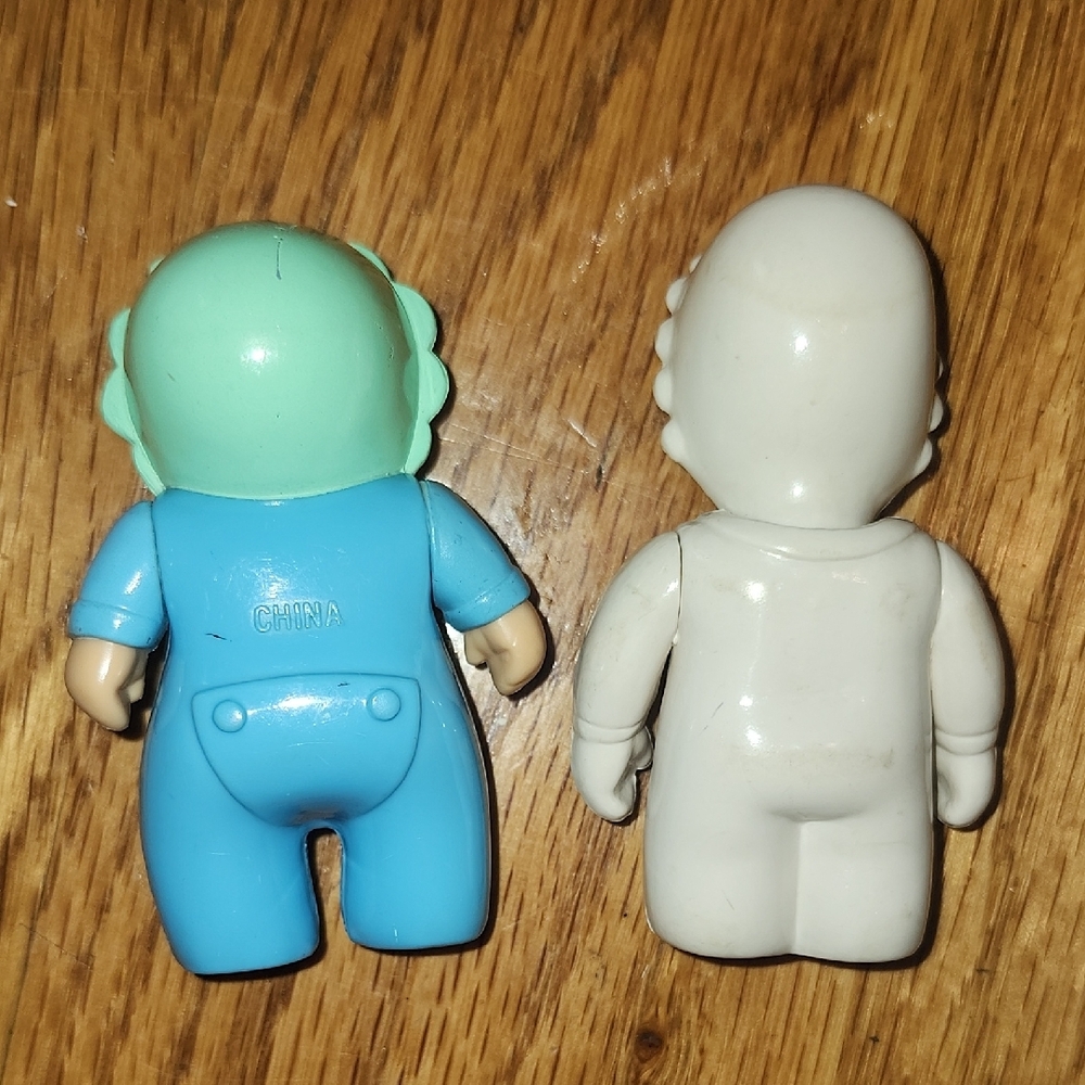 Vintage Little Tikes Family Mom Dad Girl Baby poseable light dark skin dollhouse - Picture 6 of 10